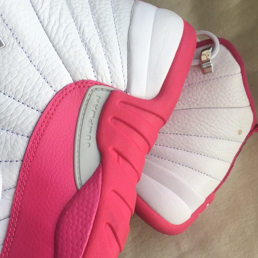 Air Jordan 12 Valentine's Day Vivid Pink - Picture 12 of 15